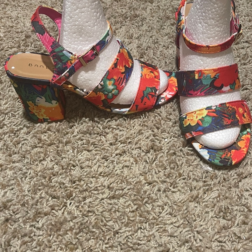 Spring sandals - Picture 2 of 2